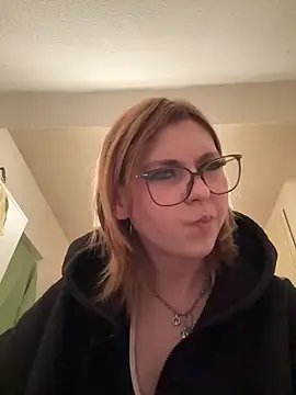 Milli-Kiss online show from 04-06-26, 07:04