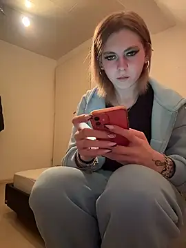 Milli-Kiss online show from 04-21-26, 04:34