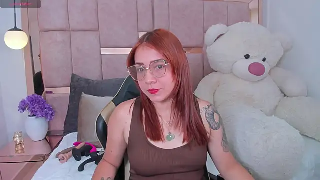 Snapshot of antonella_moon7 chatting on 06-19-26, 03:44 antonella moon7 online show from 06-19-26, 03:44