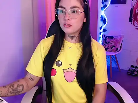 Snapshot of JanineRae chatting on 02-19-26, 06:15 JanineRae online show from 02-19-26, 06:15