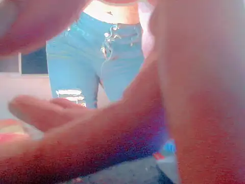 Snapshot of latinhott23 chatting on 06-19-26, 01:43 latinhott23 online show from 06-19-26, 01:43