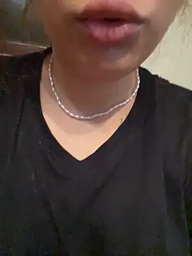 SweetAisha00 online show from 03-18-26, 09:40