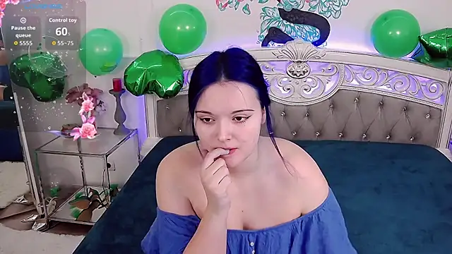 Snapshot of HazeMarie chatting on 03-18-26, 04:04 HazeMarie online show from 03-18-26, 04:04