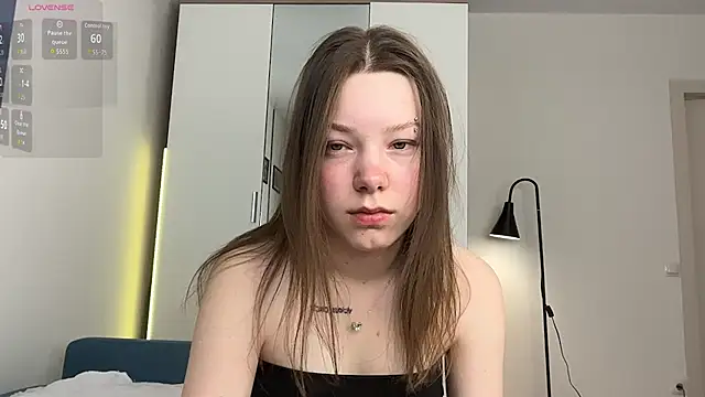 Snapshot of callmem1a chatting on 03-05-26, 04:30 callmem1a online show from 03-05-26, 04:30