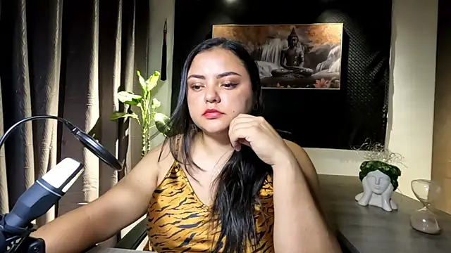 AzaraOnyx online show from 05-26-26, 02:46