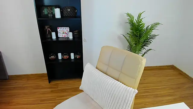 khloe starrr online show from 06-01-26, 02:41