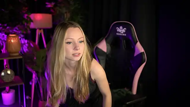 SweetDaisy me online show from 03-17-26, 04:10