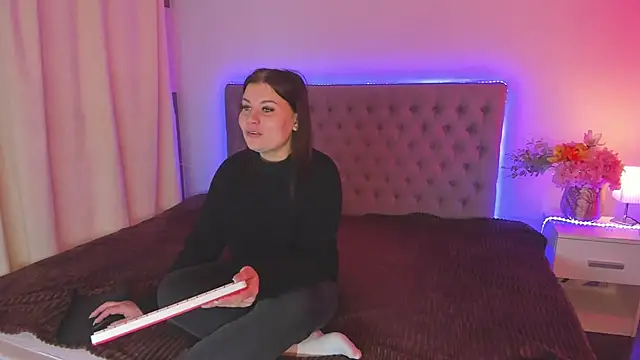 AmandaHoppe online show from 04-24-26, 04:59