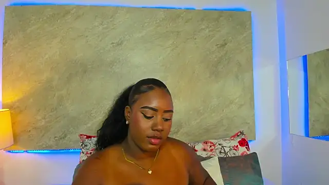 laia fisher  online show from 03-18-26, 09:51