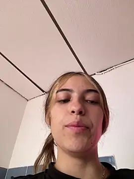 Snapshot of Sophie_vega1 chatting on 05-28-26, 03:53 Sophie vega1 online show from 05-28-26, 03:53