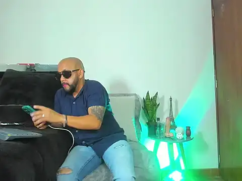 King bear 25 online show from 03-07-26, 03:36