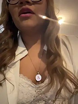 Snapshot of ludmila_x chatting on 03-04-26, 02:06 ludmila x online show from 03-04-26, 02:06