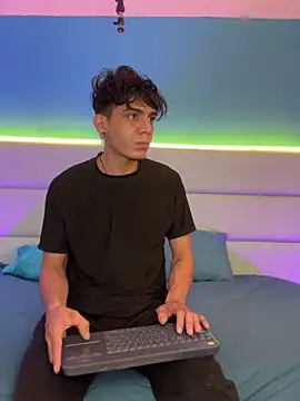 abrilandjulian online show from 03-16-26, 11:47