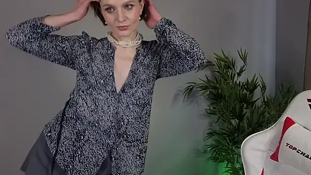 BjorkLight online show from 03-07-26, 02:30