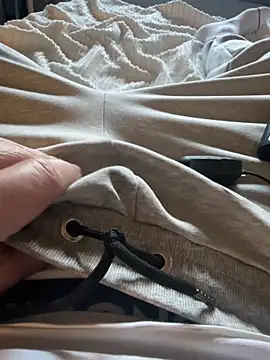 Snapshot of zwigge75 chatting on 03-22-26, 09:13 zwigge75 online show from 03-22-26, 09:13