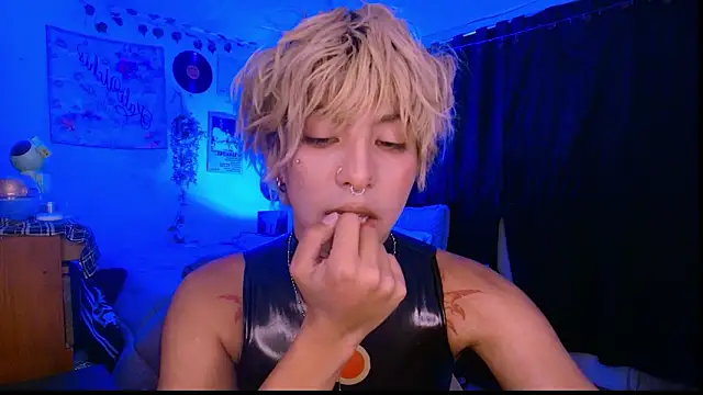 Snapshot of prince_oliverr chatting on 02-21-26, 07:48 prince oliverr online show from 02-21-26, 07:48