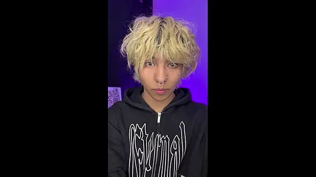 Snapshot of prince_oliverr chatting on 04-06-26, 02:31 prince oliverr online show from 04-06-26, 02:31