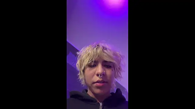 Snapshot of prince_oliverr chatting on 04-06-26, 04:46 prince oliverr online show from 04-06-26, 04:46