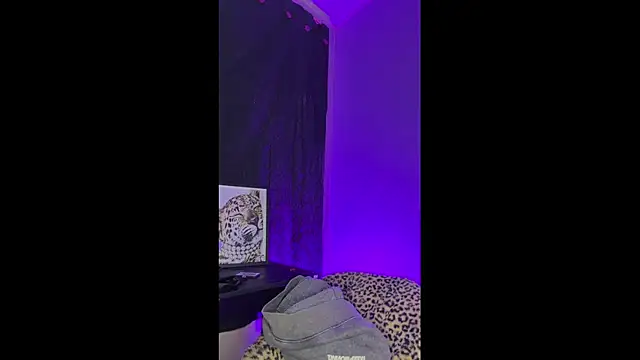 Snapshot of prince_oliverr chatting on 04-06-26, 05:58 prince oliverr online show from 04-06-26, 05:58