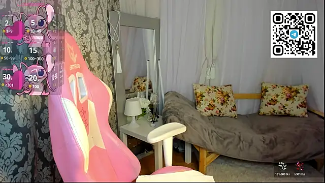 Snapshot of Linda__Bloom chatting on 05-04-26, 01:01 Linda Bloom online show from 05-04-26, 01:01