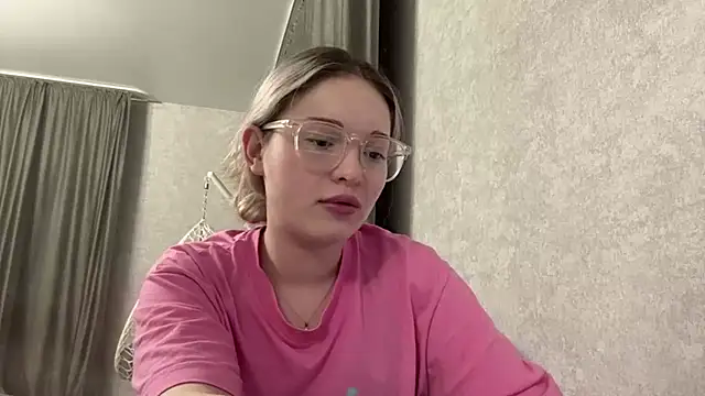 Linaceleste online show from 02-25-26, 02:05