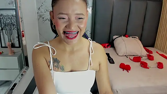 Snapshot of abby_zoee chatting on 05-27-26, 12:13 abby zoee online show from 05-27-26, 12:13