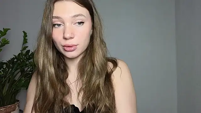 Snapshot of golden_Flora chatting on 03-17-26, 04:10 golden Flora online show from 03-17-26, 04:10