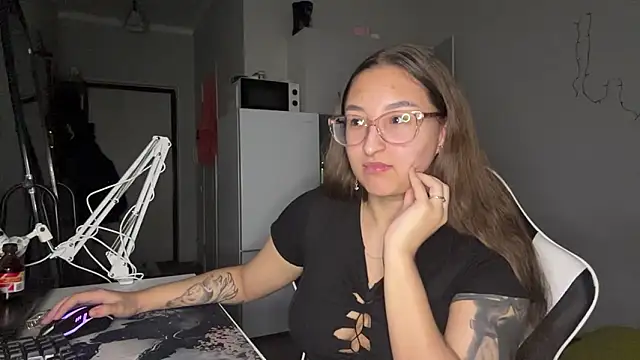 Snapshot of YettaUrive chatting on 02-27-26, 03:23 YettaUrive online show from 02-27-26, 03:23