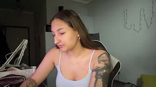 Snapshot of YettaUrive chatting on 02-28-26, 03:24 YettaUrive online show from 02-28-26, 03:24