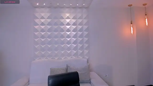 CarolineEvans x online show from 02-27-26, 04:23