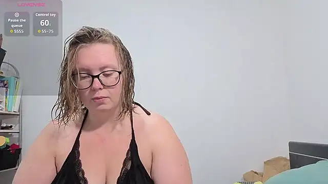 Snapshot of LittleMistys chatting on 06-28-26, 10:43 LittleMistys online show from 06-28-26, 10:43
