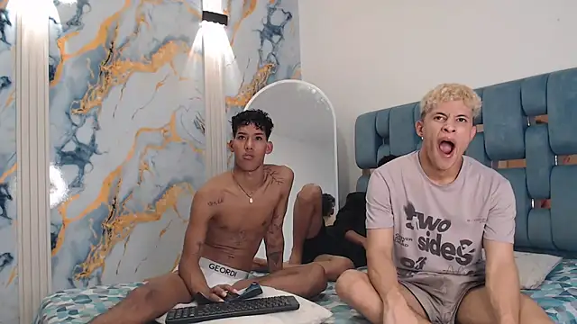 GREEN BOYS online show from 04-11-26, 07:40