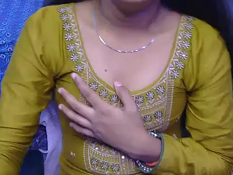 Snapshot of its-taniya chatting on 06-07-26, 04:49 its-taniya online show from 06-07-26, 04:49