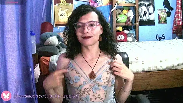 lewd mooncat online show from 06-12-26, 10:41