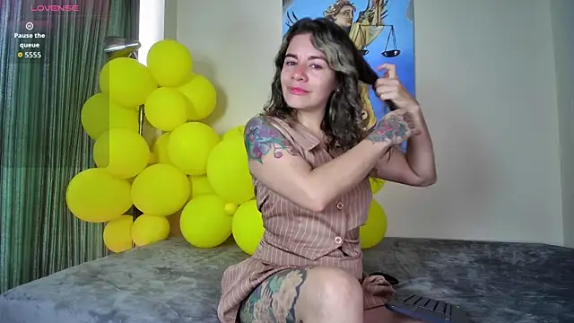 oriana thomson01 online show from 05-20-26, 04:02