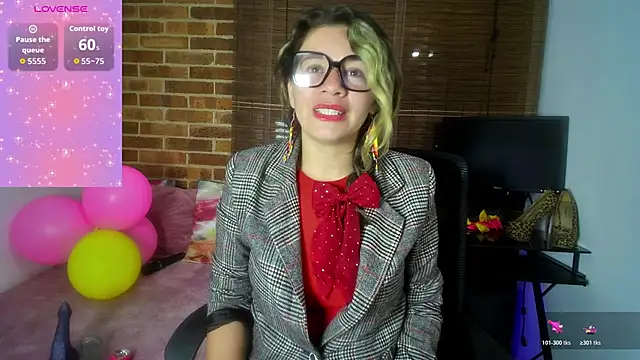 Snapshot of oriana_thomson01 chatting on 06-23-26, 01:25 oriana thomson01 online show from 06-23-26, 01:25
