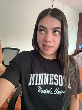 Luna rousse26 online show from 04-06-26, 12:28