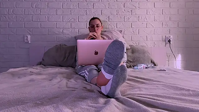 missmiroslava online show from 04-10-26, 11:04