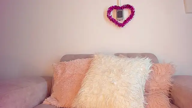 Tylla   online show from 02-25-26, 05:06