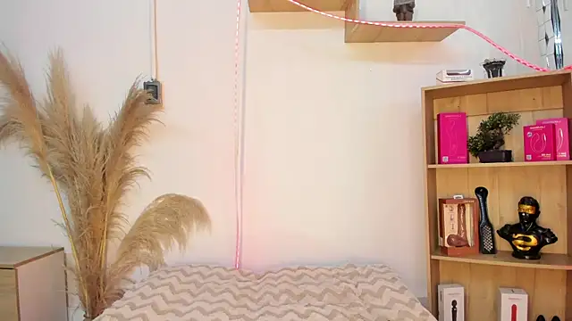 Tylla   online show from 04-26-26, 04:10