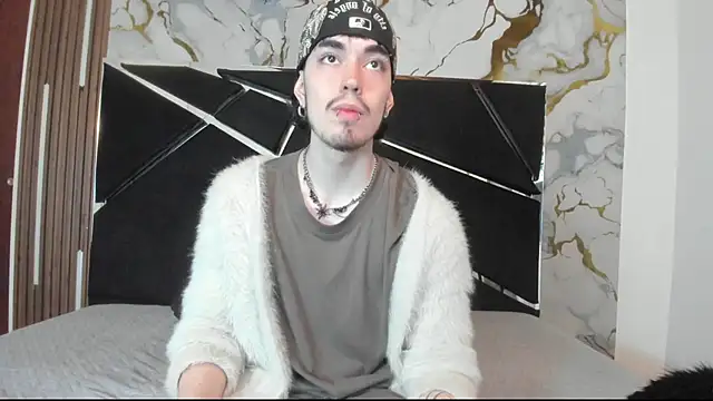 Couple In Heat online show from 04-08-26, 07:47