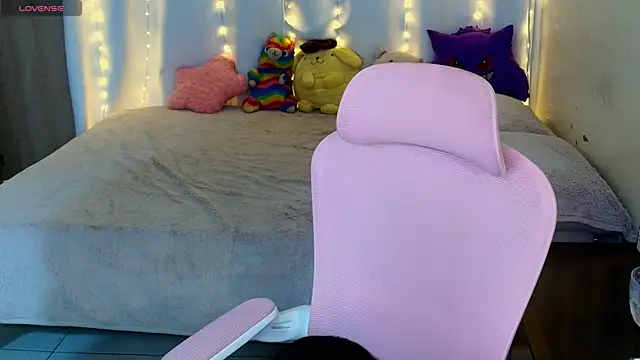 maliciaXpoison online show from 05-17-26, 04:43