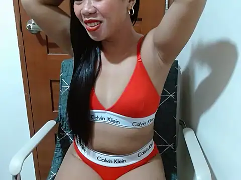 Snapshot of Petite_Jeramae22 chatting on 02-19-26, 11:56 Petite Jeramae22 online show from 02-19-26, 11:56