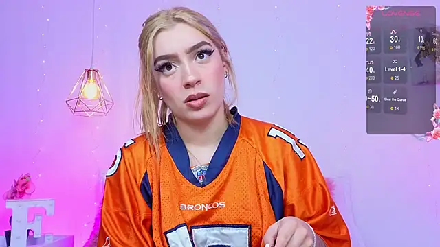Emma softt online show from 05-18-26, 01:02