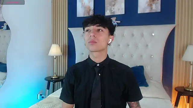 Aiden Rivers  online show from 06-18-26, 01:15