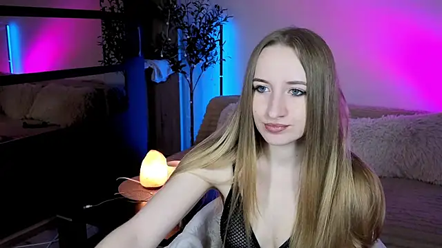 Oxy Foxie online show from 05-16-26, 06:28