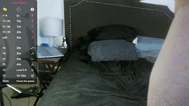 Snapshot of DaddyAG_66 chatting on 02-17-26, 08:15 DaddyAG 66 online show from 02-17-26, 08:15