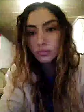 Snapshot of Larinhacat chatting on 02-17-26, 04:53 Larinhacat online show from 02-17-26, 04:53