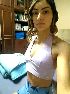 Snapshot of Larinhacat chatting on 02-20-26, 10:32 Larinhacat online show from 02-20-26, 10:32