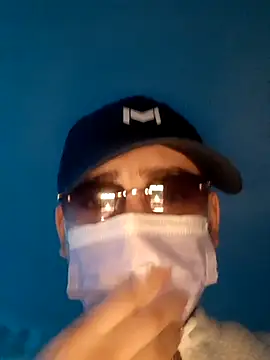 Snapshot of adonis22525 chatting on 03-19-26, 08:46 adonis22525 online show from 03-19-26, 08:46